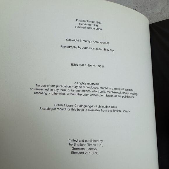 Shetland Lace Paperback Book Gladys Amedro Published by The Shetland Times UK - Picture 4 of 7